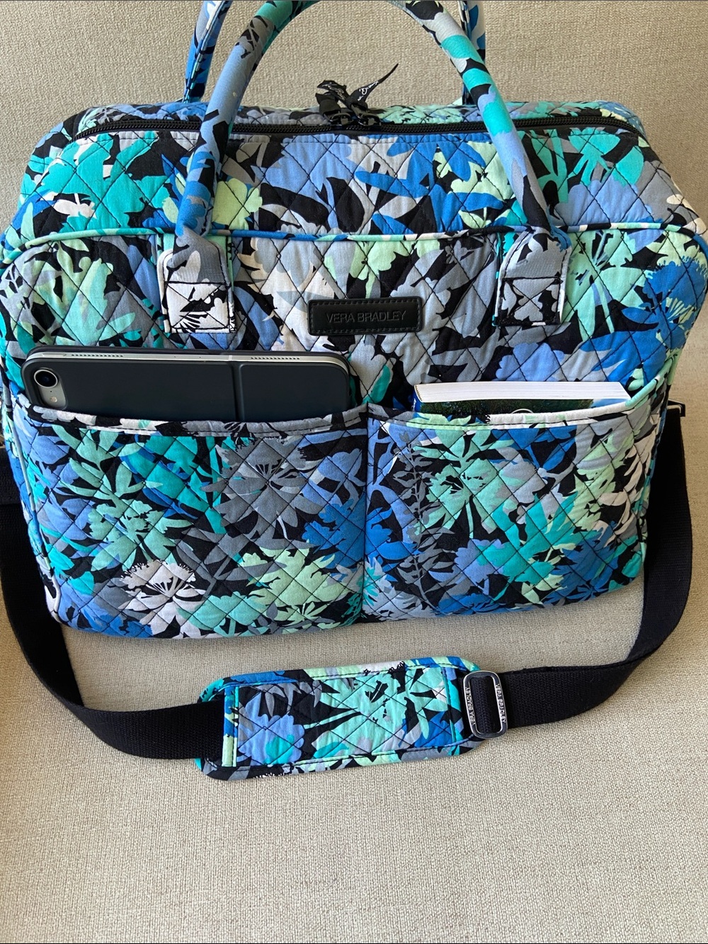 Sale! Vera Bradley Weekender Travel Bag in Camofloral (retired) w/Shoulder Strap - Picture 5 of 16